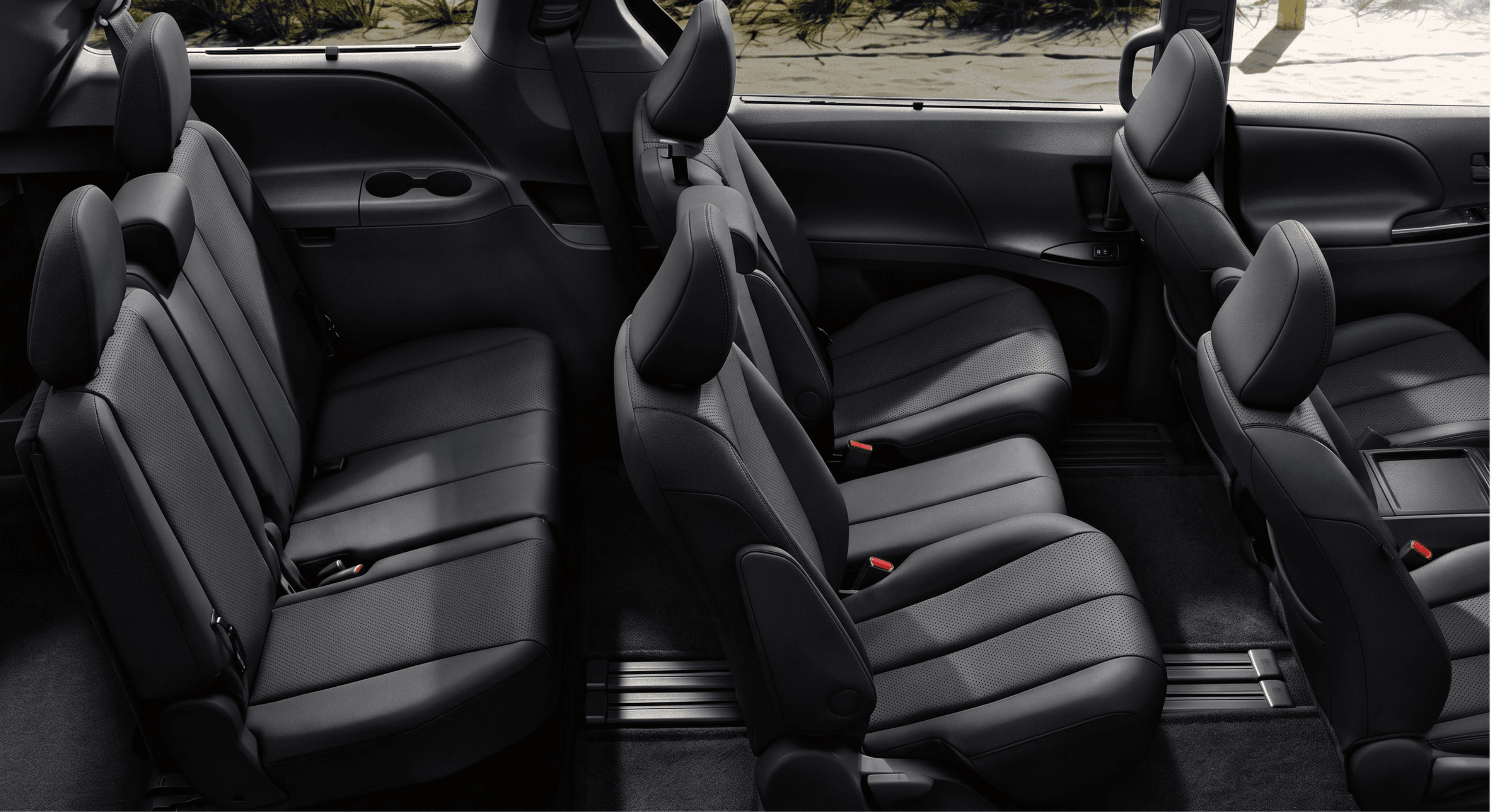 Toyota Sienna - View 4